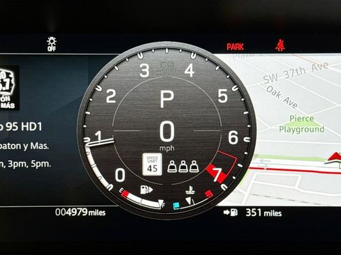 Used 2025 Land Rover Defender 110 S image 11