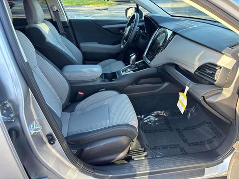 Used 2025 Subaru Outback Premium image 17