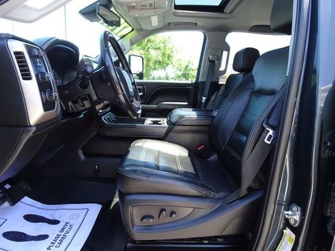 Used 2019 GMC Sierra 2500 Denali w/ Duramax Plus Package AWD/4WD image 10