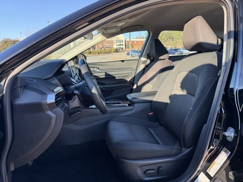 Used 2024 Nissan Altima 2.5 SV image 13