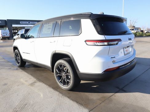 New 2025 Jeep Grand Cherokee L Limited image 25