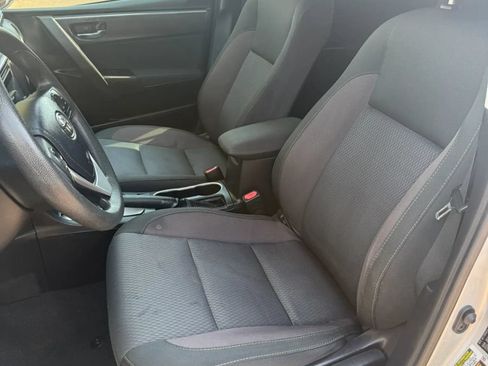 Used 2019 Toyota Corolla LE w/ Carpet Mat Package (TMS) FWD image 10