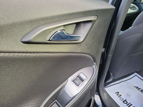 Used 2023 Chevrolet Malibu LT image 13