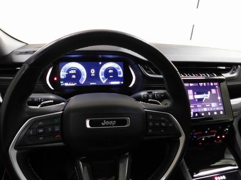 Used 2022 Jeep Grand Cherokee Laredo w/ Luxury Tech Group I image 7