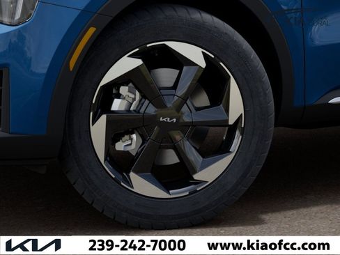 New 2026 Kia Sorento EX FWD image 9