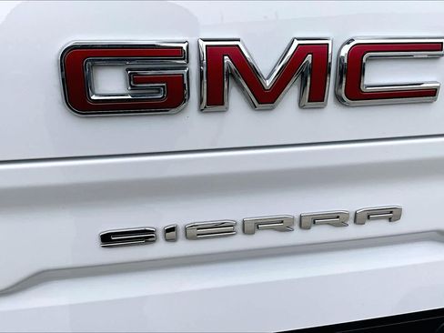 Used 2025 GMC Sierra 1500 SLT AWD/4WD image 31