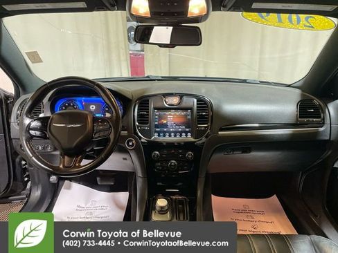Used 2019 Chrysler 300 S image 11