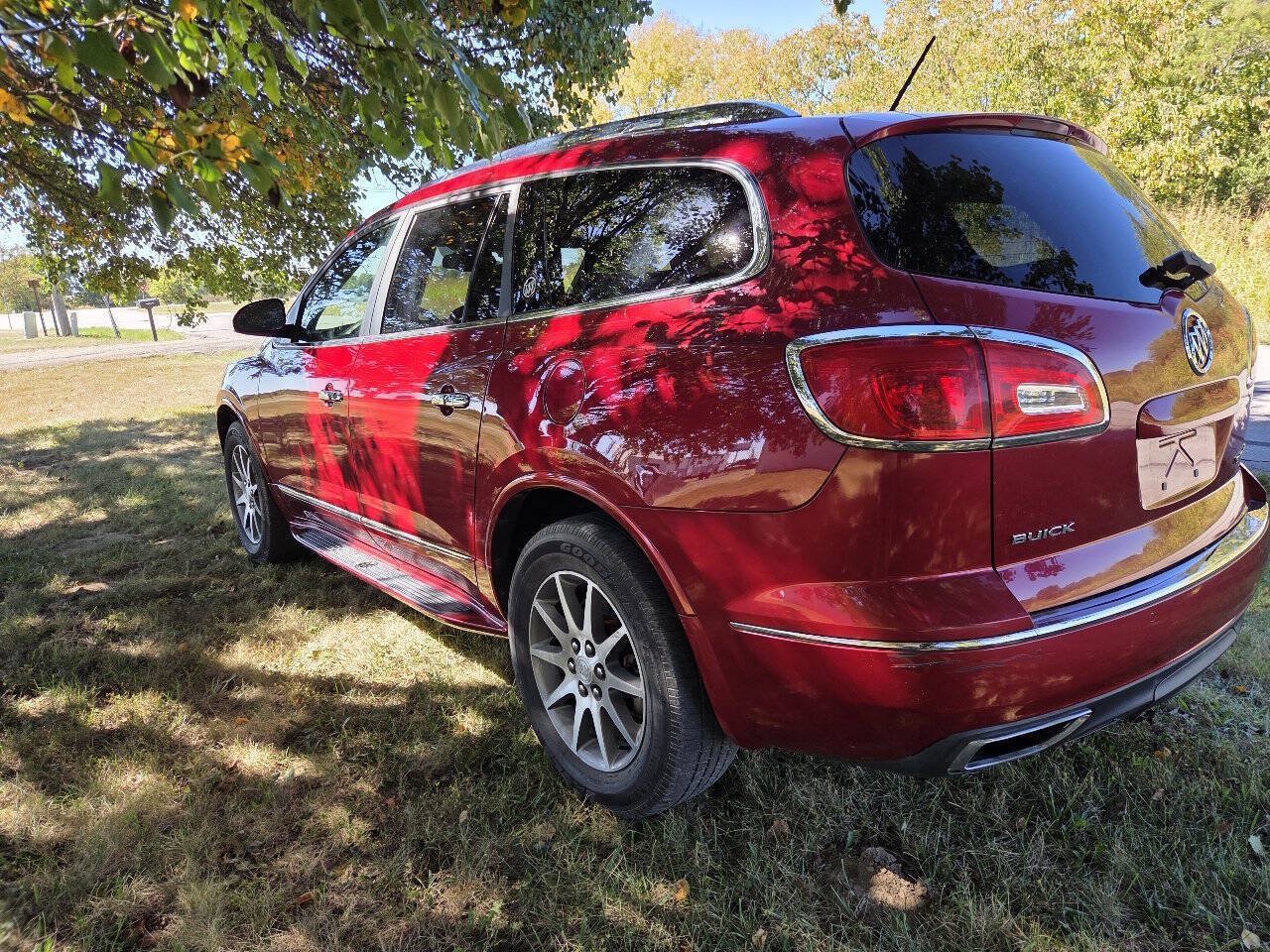 Used 2014 Buick Enclave Leather FWD image 9
