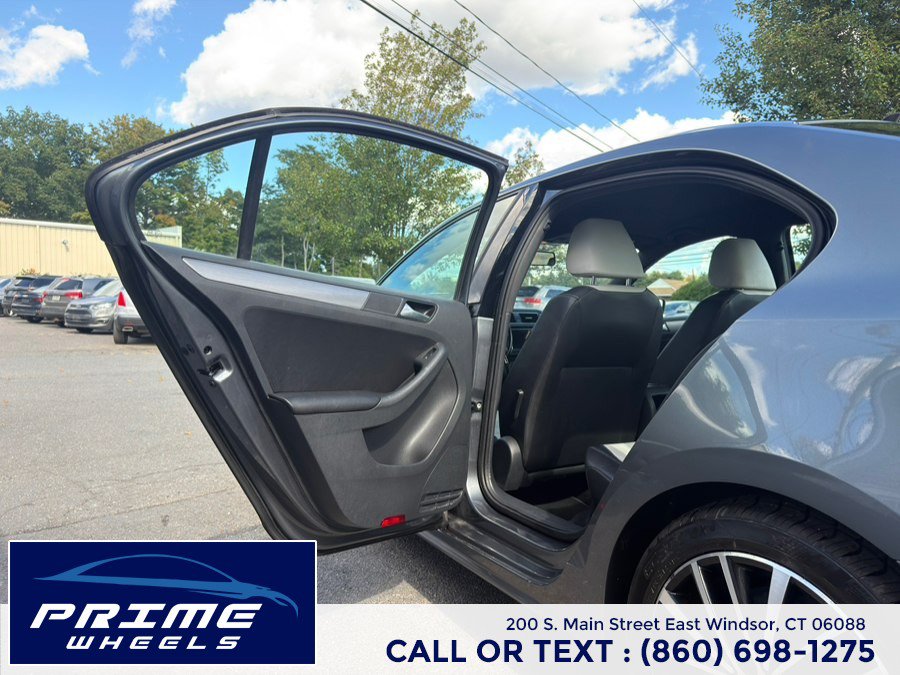 Used 2016 Volkswagen Jetta Sport FWD image 11