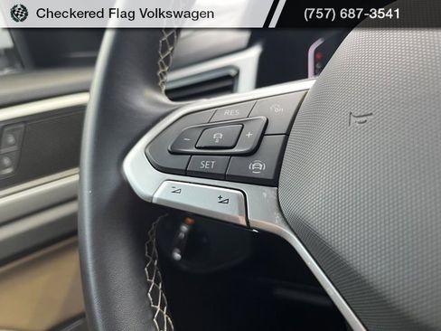 Used 2022 Volkswagen Atlas Cross Sport SE image 35