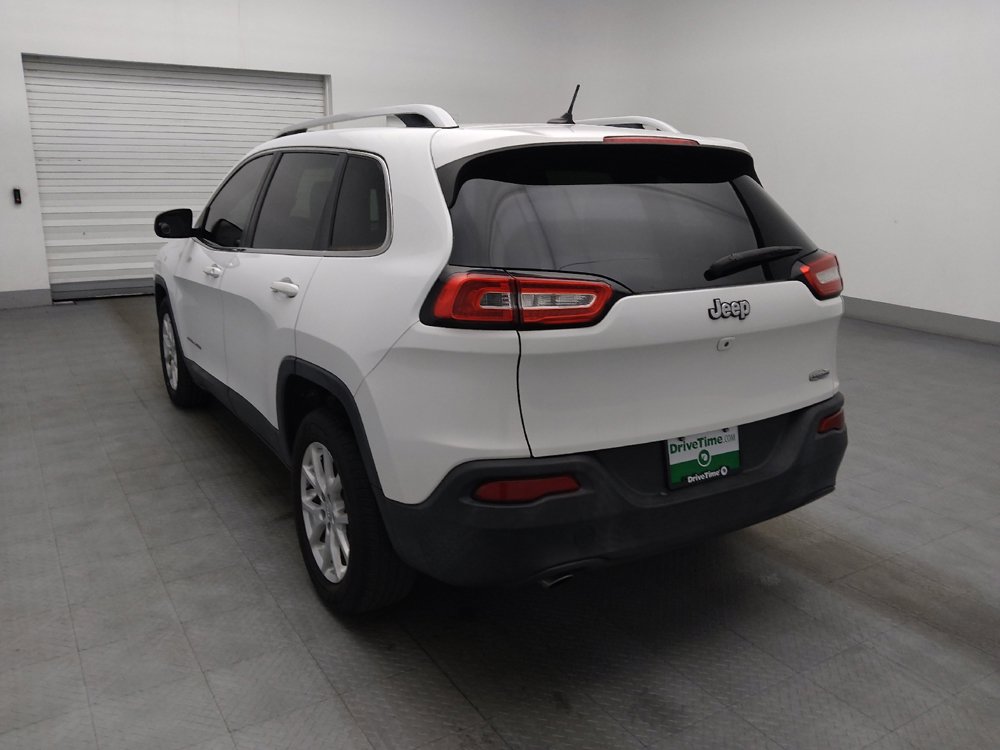 Used 2017 Jeep Cherokee Latitude FWD image 5