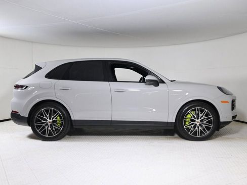 Certified 2025 Porsche Cayenne S image 8