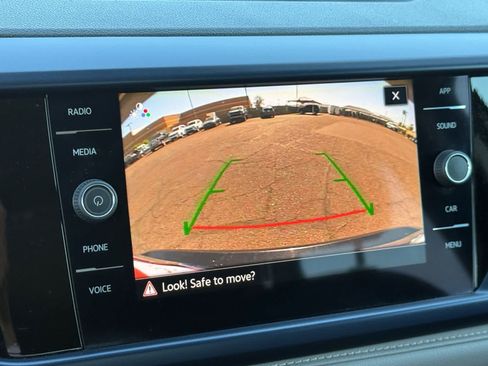 Used 2024 Volkswagen Taos SE FWD image 21