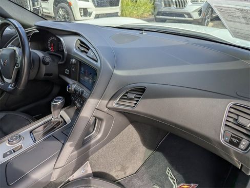 Used 2019 Chevrolet Corvette Stingray Convertible w/ 2LT Preferred Equipment Group image 19