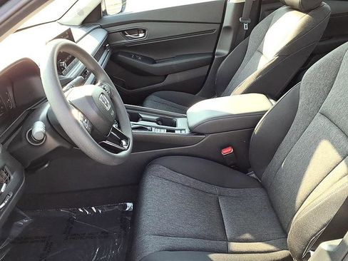 Certified 2025 Honda Accord SE image 13