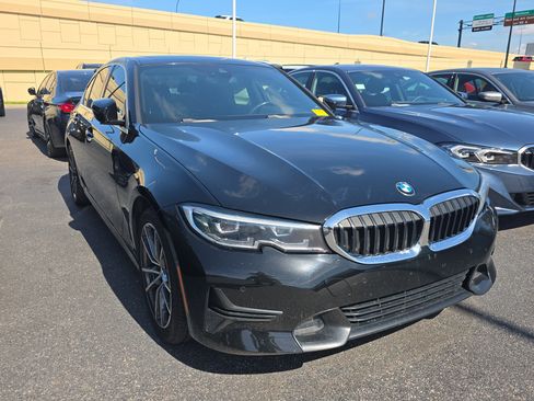 Used 2020 BMW 330i Sedan w/ Premium Package RWD image 1