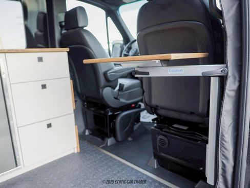 Used 2024 Mercedes-Benz Sprinter 2500 image 47