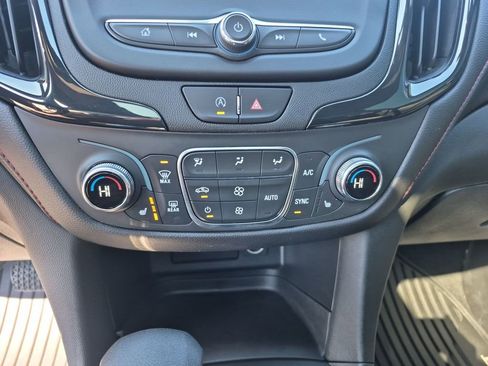 Used 2023 Chevrolet Equinox RS w/ LPO, Cargo Package image 37