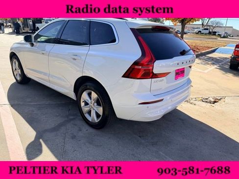 Used 2022 Volvo XC60 B5 Momentum image 11