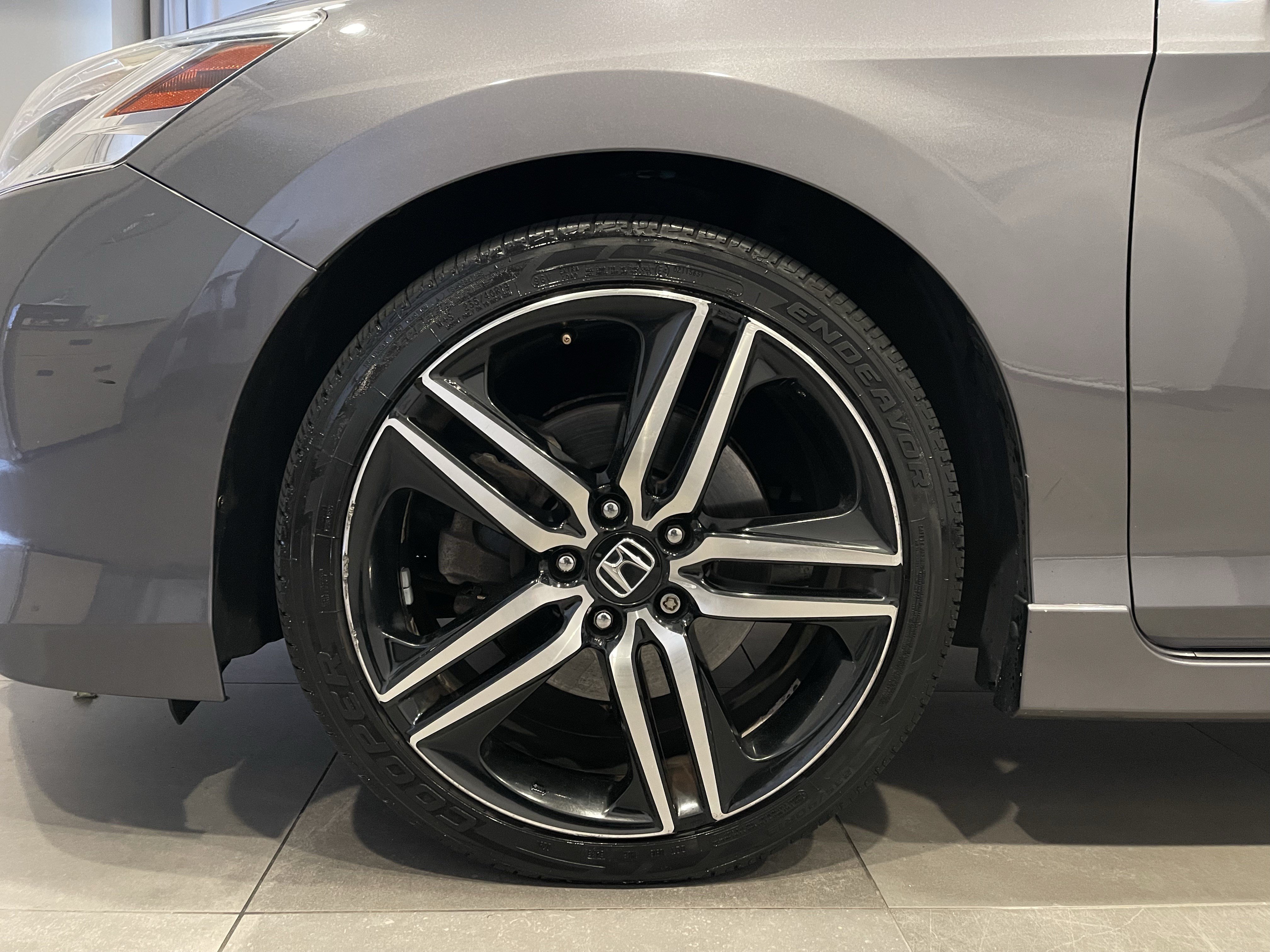 Used 2017 Honda Accord Touring image 7