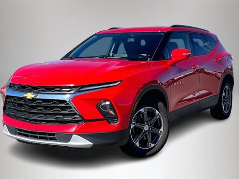 Used 2024 Chevrolet Blazer LT image 3