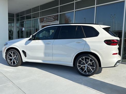 New 2026 BMW X5 sDrive40i w/ M Sport Package image 3