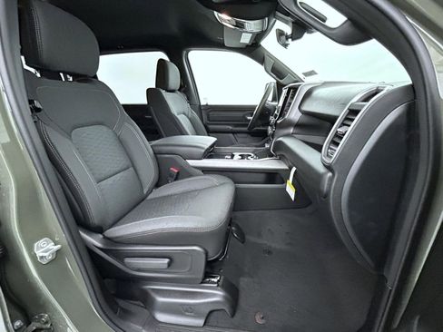 New 2026 RAM 1500 Express AWD/4WD image 15