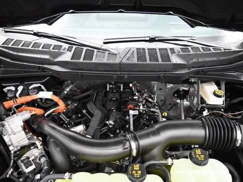 New 2025 Ford F150 Lariat w/ Equipment Group 502A High image 13