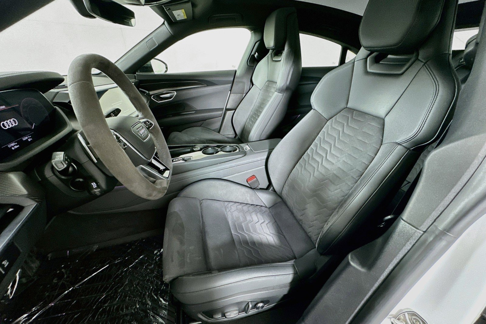 Used 2024 Audi e-tron GT Premium Plus w/ Performance Package AWD/4WD image 18