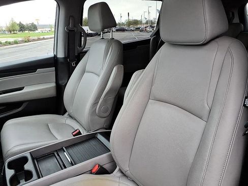 Used 2023 Honda Odyssey EX-L image 17
