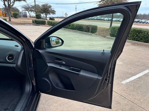 Used 2014 Chevrolet Cruze LT w/ RS Package image 18