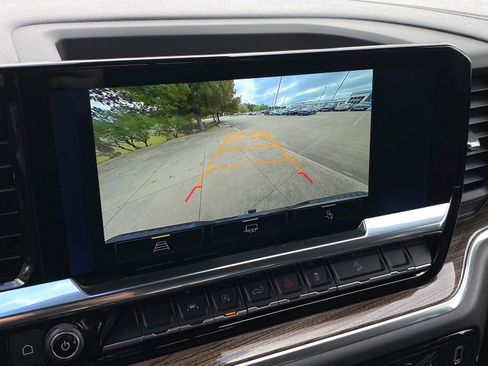 Used 2024 Chevrolet Silverado 1500 LT Trail Boss w/ Convenience Package II image 18