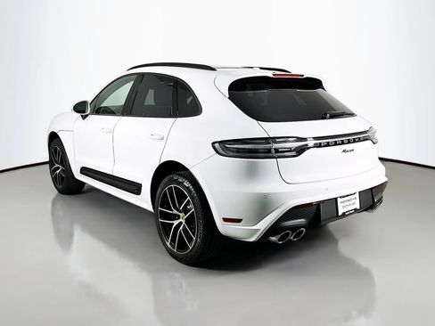 Certified 2025 Porsche Macan AWD/4WD image 3