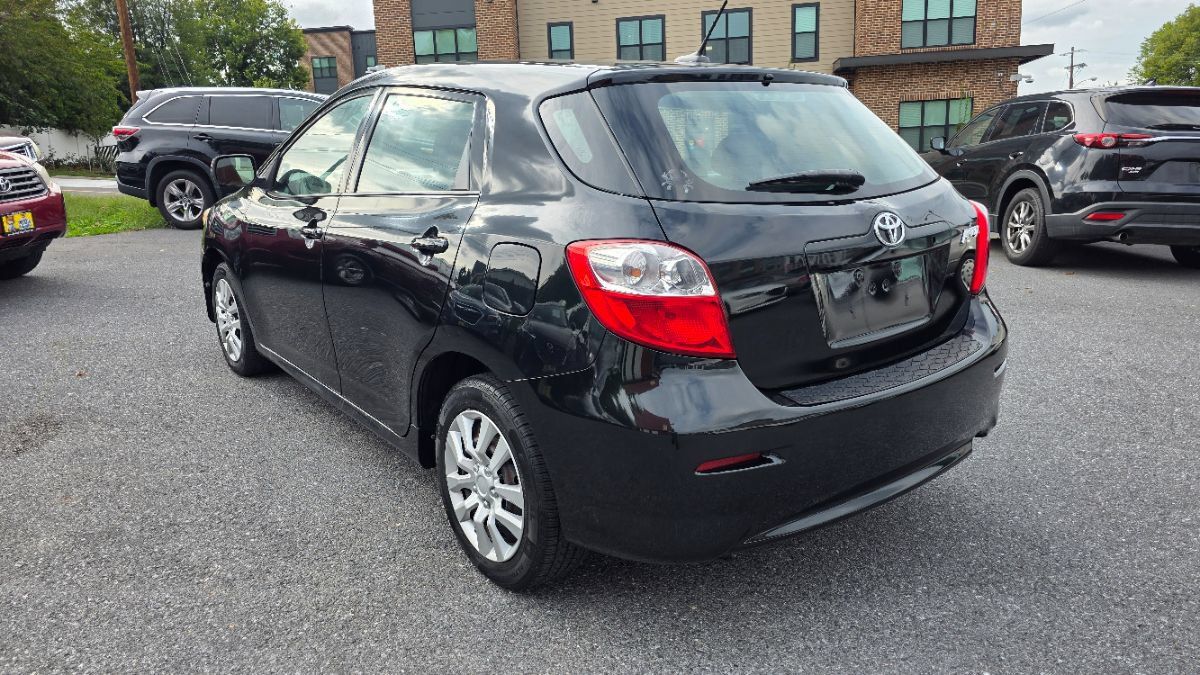 Used 2011 Toyota Matrix FWD image 5