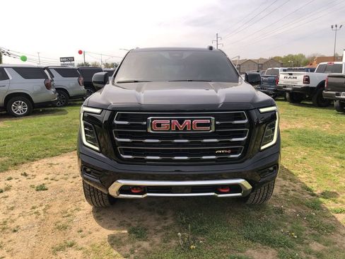 Used 2025 GMC Yukon AT4 w/ AT4 Premium Plus Package AWD/4WD image 16