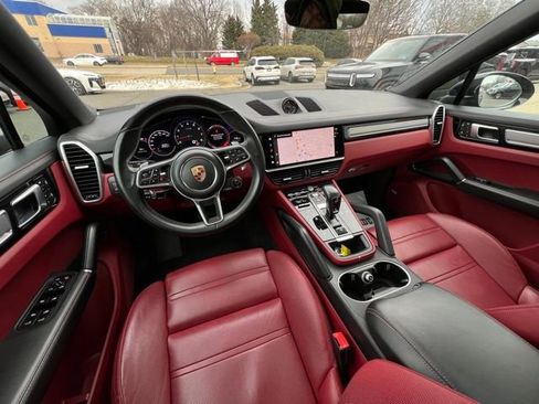 Used 2023 Porsche Cayenne Platinum Edition image 24