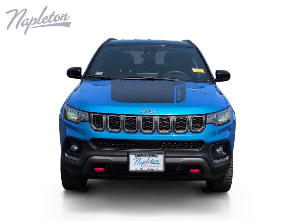 Used 2025 Jeep Compass Trailhawk AWD/4WD image 9