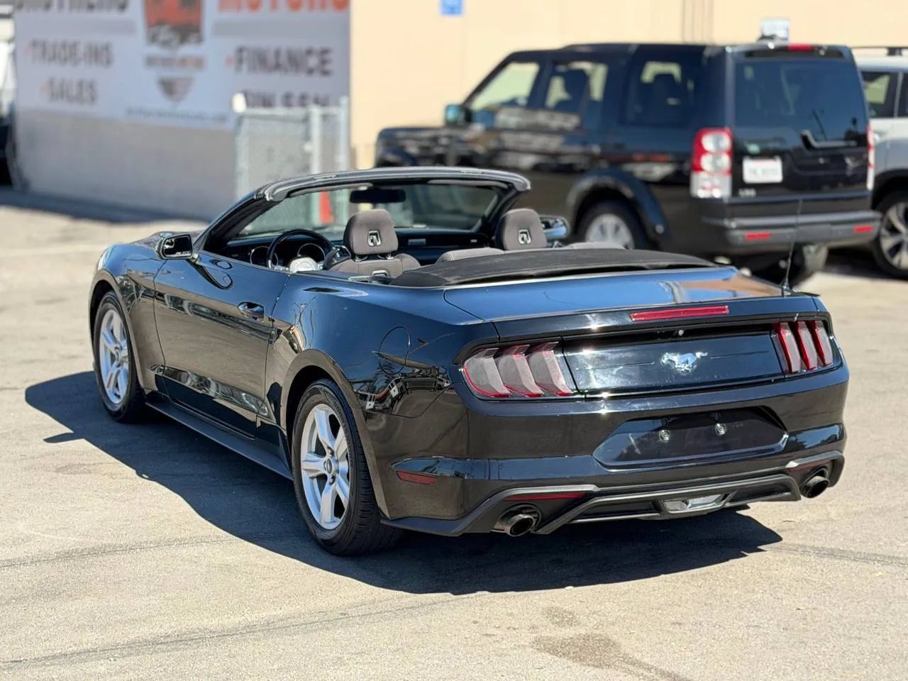 Used 2018 Ford Mustang Convertible RWD image 13