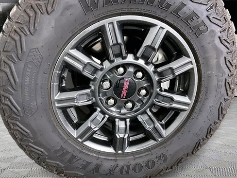Used 2024 GMC Sierra 1500 AT4X image 35