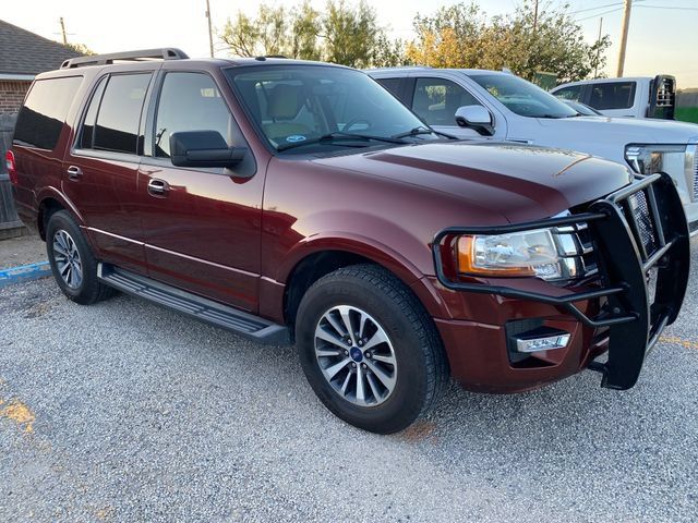 Used 2015 Ford Expedition XLT RWD image 2
