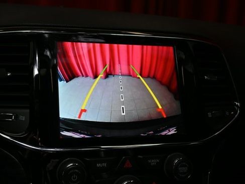 Used 2020 Jeep Grand Cherokee Altitude image 18