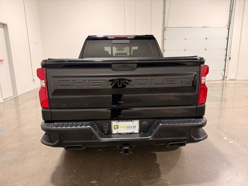 Used 2020 Chevrolet Silverado 1500 LT Trail Boss w/ Midnight Edition image 4