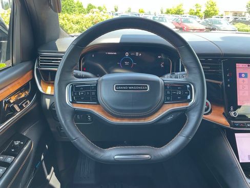 Used 2024 Jeep Grand Wagoneer L Series III AWD/4WD image 14