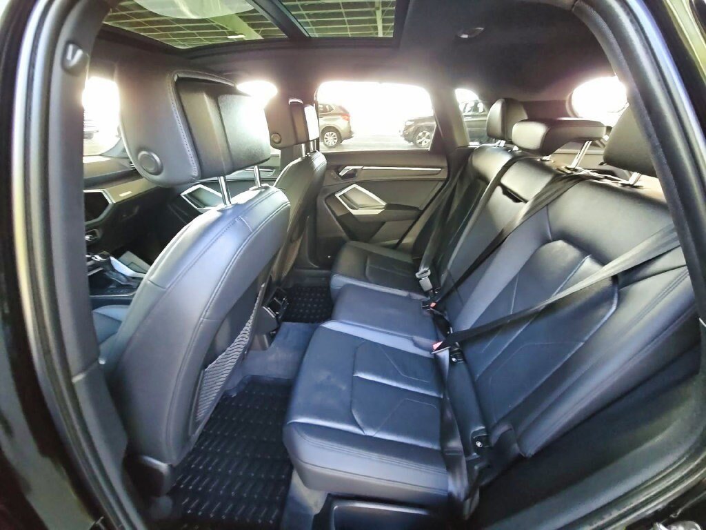Used 2020 Audi Q3 2.0T Premium w/ Convenience Package AWD/4WD image 13