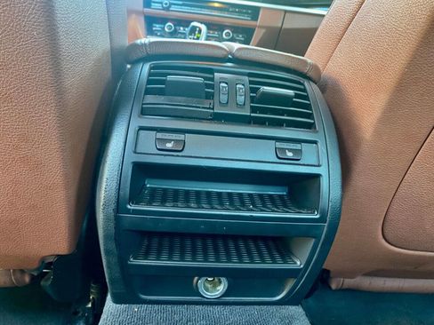 Used 2013 BMW 535i xDrive Sedan image 9