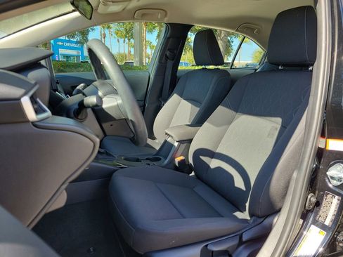 Used 2025 Toyota Corolla LE image 16