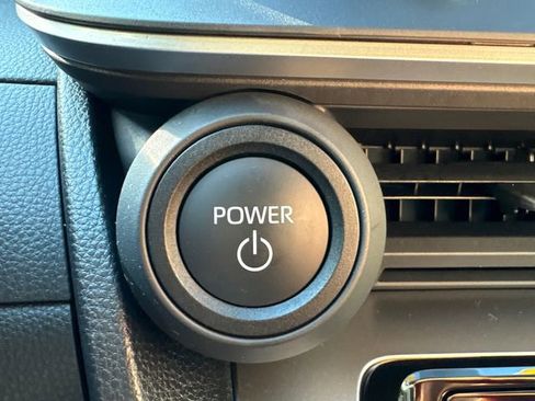 Certified 2025 Toyota Prius LE image 33