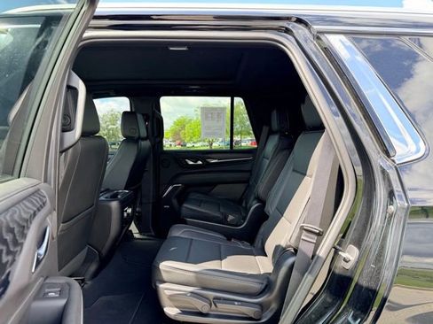 Used 2023 GMC Yukon Denali AWD/4WD image 8
