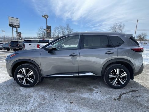 Used 2023 Nissan Rogue SL w/ SL Premium Package image 6