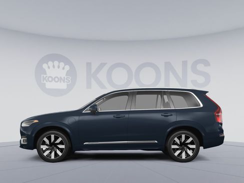 Used 2024 Volvo XC90 T8 Ultimate AWD/4WD image 2